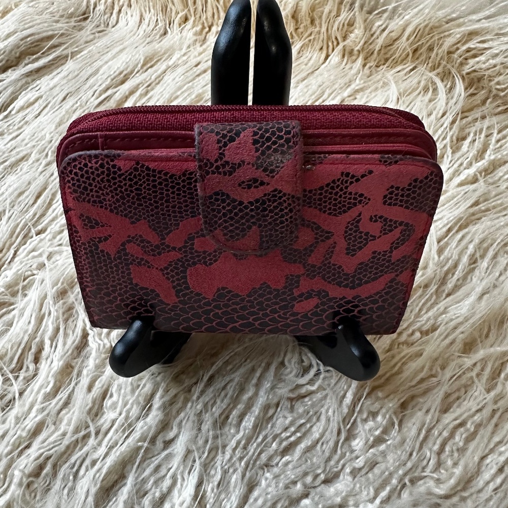 Women's Bifold Wallet in genuine pink and black Snakeskin